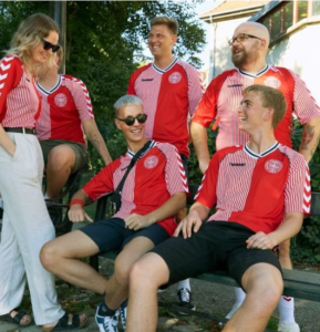 VM 1986 Retro hjemmebane trøje, det danske herrelandshold fodboldtrøje, fodboldtrøje dk, retro fodboldtrøje, dk fodboldtrøje, retro landsholdstrøje, fodboldtrøje, fodboldtrøjer, den danske landsholds trøje fra 1986, DK VM trøje, Danmark EM fodbold, fodbold EM