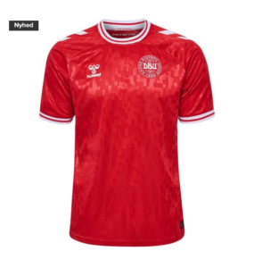 danmarks herrelandshold, EM fodbold 2024, Danmarks landsholdstrøje, den nye fodbold trøje, danmark fodbold, EM tyskland, Hummel, DBU, fodboldtrøje, bedste fodboldtrøjer, danmarks herrelandshold, EM fodbold 2024, Danmarks landsholdstrøje, den nye fodbold trøje, danmark fodbold, EM tyskland, Hummel, DBU, fodboldtrøje, bedste fodboldtrøjer